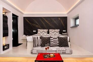 هتل Saint Sin Suites  Adults Only