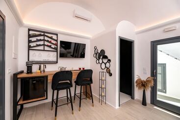 هتل Saint Sin Suites  Adults Only