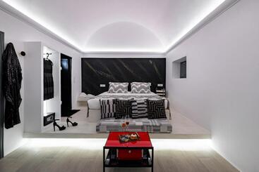 هتل Saint Sin Suites  Adults Only