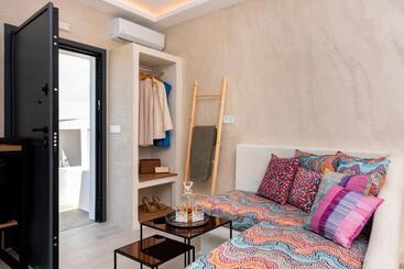 هتل Saint Sin Suites  Adults Only