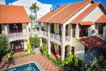 هتل The Muse House