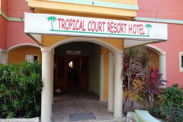 هتل Tropical Court