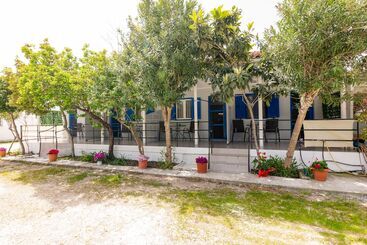 هتل Zante Riva Studios