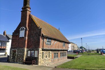 Longshore, Aldeburgh