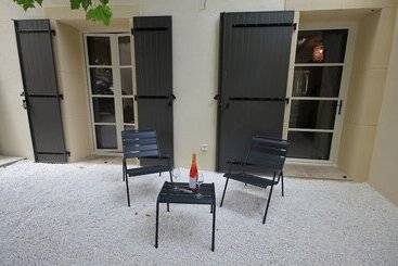 פנסיון La Maison De L Olivier