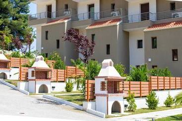 پانسیون Pefkohori Golden Mountain Beach Resort
