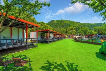 پانسیون Saeyeon Glamping & Caravan Pocheon