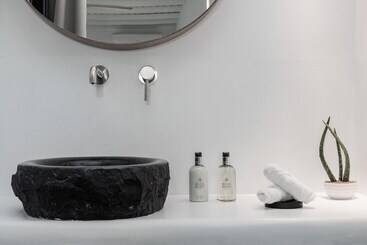 پانسیون She Mykonos  Luxury Apartments