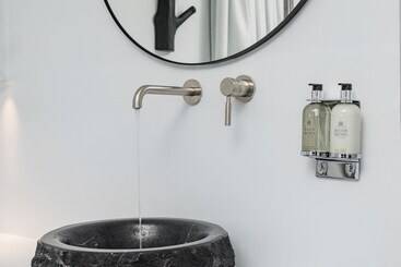 پانسیون She Mykonos  Luxury Apartments