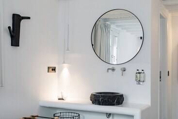 پانسیون She Mykonos  Luxury Apartments