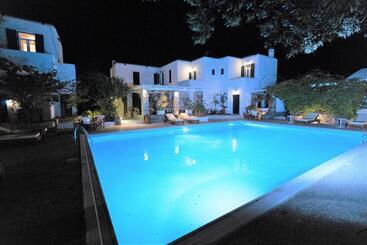 پانسیون She Mykonos  Luxury Apartments