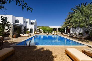 پانسیون She Mykonos  Luxury Apartments