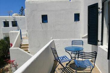 پانسیون She Mykonos  Luxury Apartments