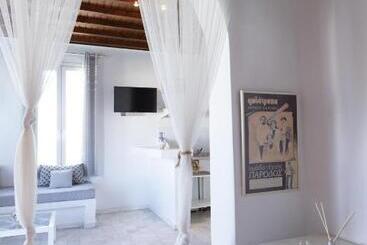 پانسیون She Mykonos  Luxury Apartments