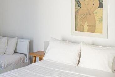 پانسیون She Mykonos  Luxury Apartments