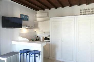 پانسیون She Mykonos  Luxury Apartments