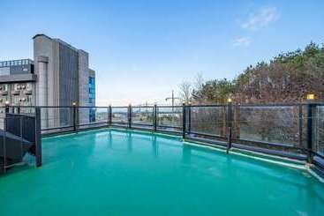 پانسیون Yangyang The Grand Blue Glamping