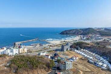 پانسیون Yangyang The Grand Blue Glamping