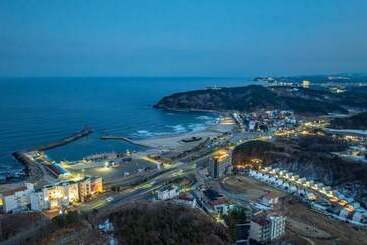 پانسیون Yangyang The Grand Blue Glamping