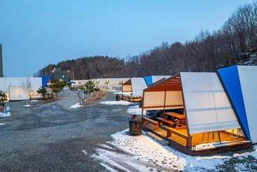 پانسیون Yangyang The Grand Blue Glamping