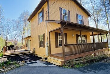 茅舍 Rustling River Cabin