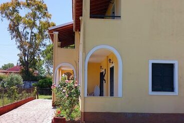 Sausan Apartments