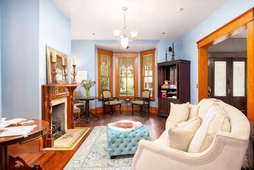 The Laurel Oak Inn Bed And Breakfast