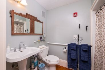 The Laurel Oak Inn Bed And Breakfast