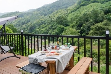 Hadong Jayeonaega Pension