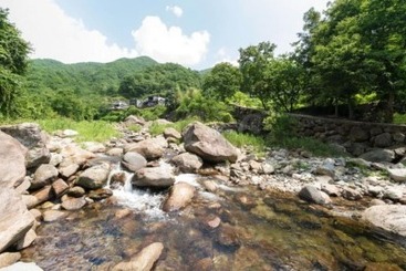 Hadong Jayeonaega Pension