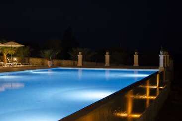 مسافرخانه Borgo Vita Novella