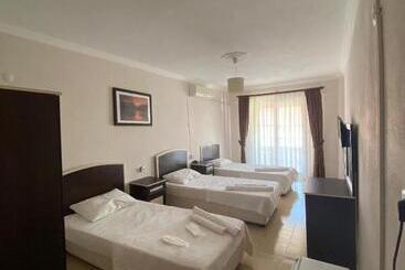 בית מלון כפרי Altinkum Tatil Konakları