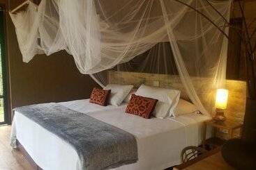 هتل Bosque Guardian Lodge