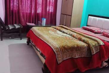 هتل Goroomgo Galaxy Inn Manali