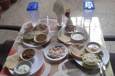 هتل Goroomgo International Guest   Gorakhpur