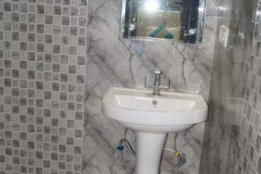 هتل Mohan Home Stay
