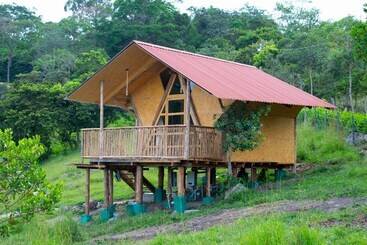 هتل Laguna Guaitipán Ancestral