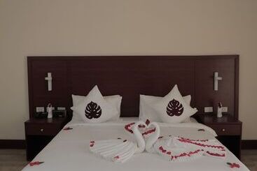 هتل The Nest