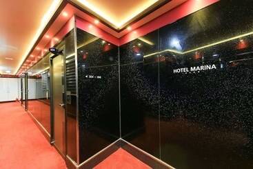 مُتل Asan Marina