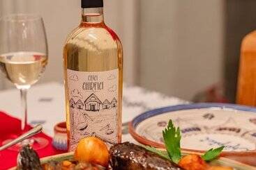 پانسیون 5 Chirpici   Small Traditional Resort