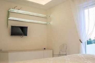 تختخواب و صبحانه Valentino Luxury Room