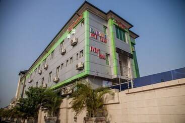 Emmy Hotels And Suites