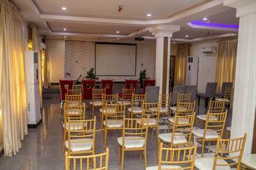 Emmy Hotels And Suites