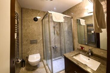 Hi̇ti̇t Otel