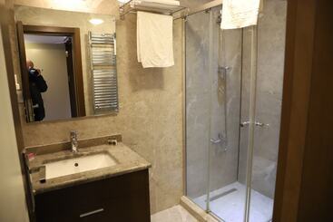 Hi̇ti̇t Otel