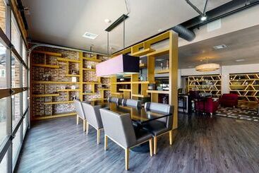 هتل Aggieland Boutique