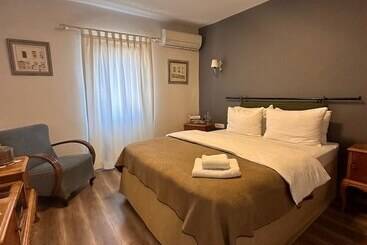 هتل Beige Rooms