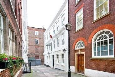 هتل Eldon Chambers London By City Living London