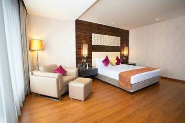 هتل Goroomgo Crown Bhopal