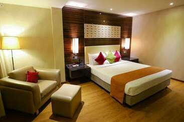 هتل Goroomgo Crown Bhopal